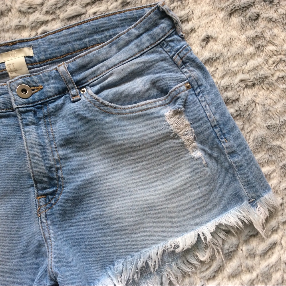 H&M Distressed Destroyed Denim Shorts Frayed Hem - Picture 3 of 7